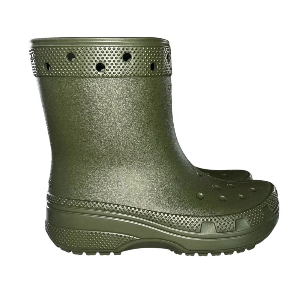 Crocs Classic Neo Puff Rain Boots in Army Green – Unisex Waterproof Boots
